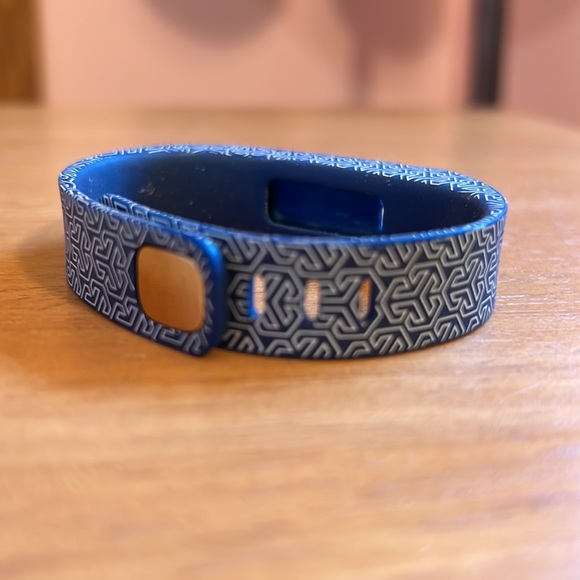 EUC Tory Burch for Fitbit Blue Tracker band - Picture 4 of 11